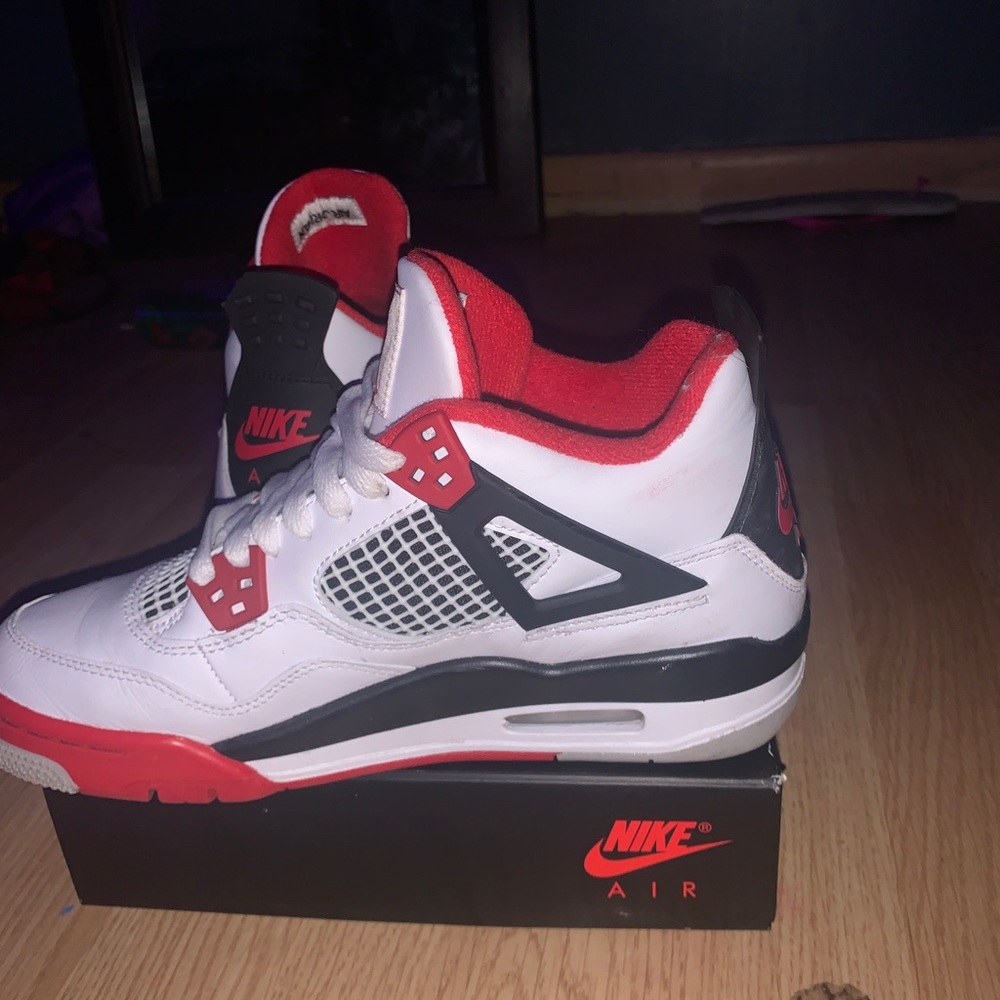 Air Jordan retro 4’s og fire reds - Picture 8 of 10